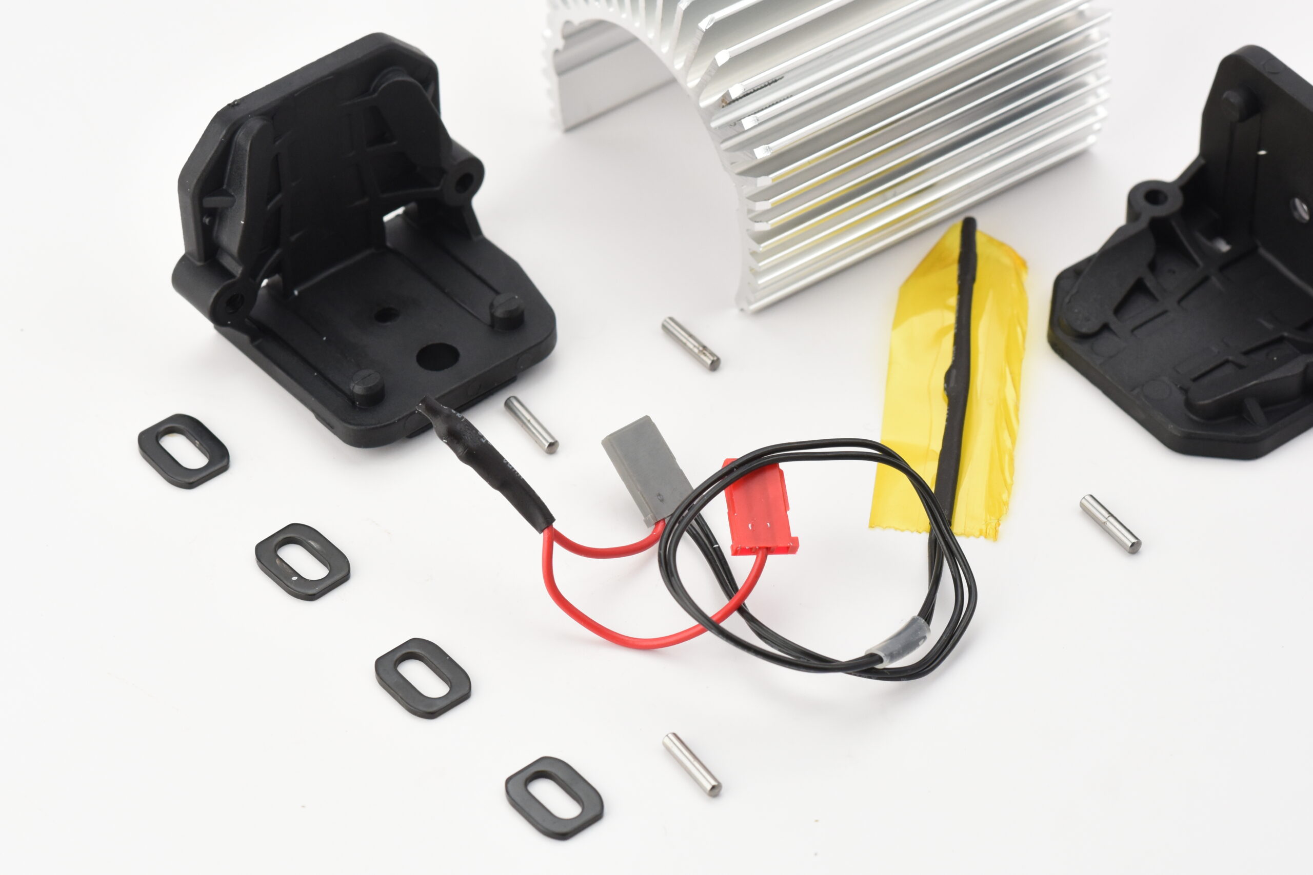 Fits X-MAXX TRAXXAS 77086-4 - Aluminum Heat Sink, Motor Mounts For Velineon 1200XL Motor, Sensor Wires, Pins