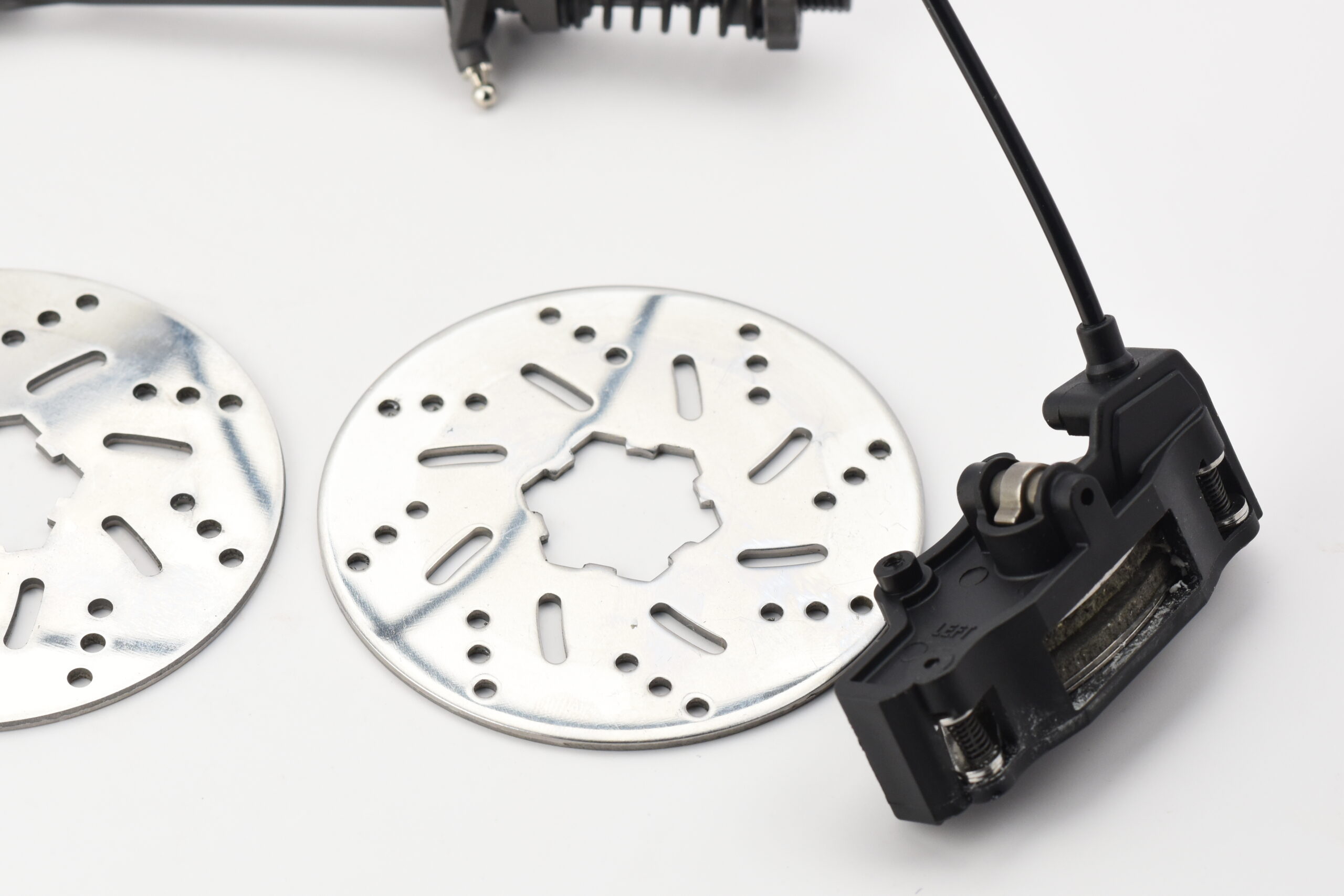 Traxxas Sand Car Breaking System (3) Fits SAND CAR BRAKES, Calipers, pads, disc, cables, Brake Linkage Assembly with spring Traxxas 109076-4