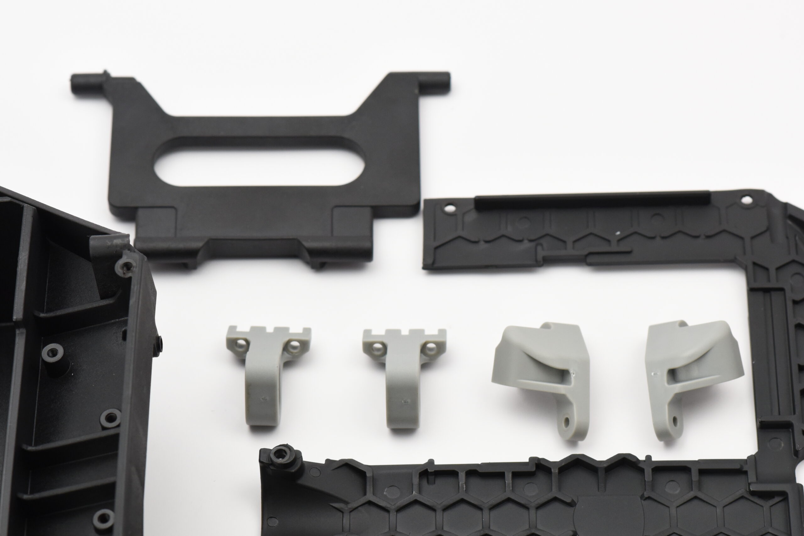 Fits Traxxas 85076-4 Unlimited Desert Racer UDR - CHASSIS, Skid Plate, Door