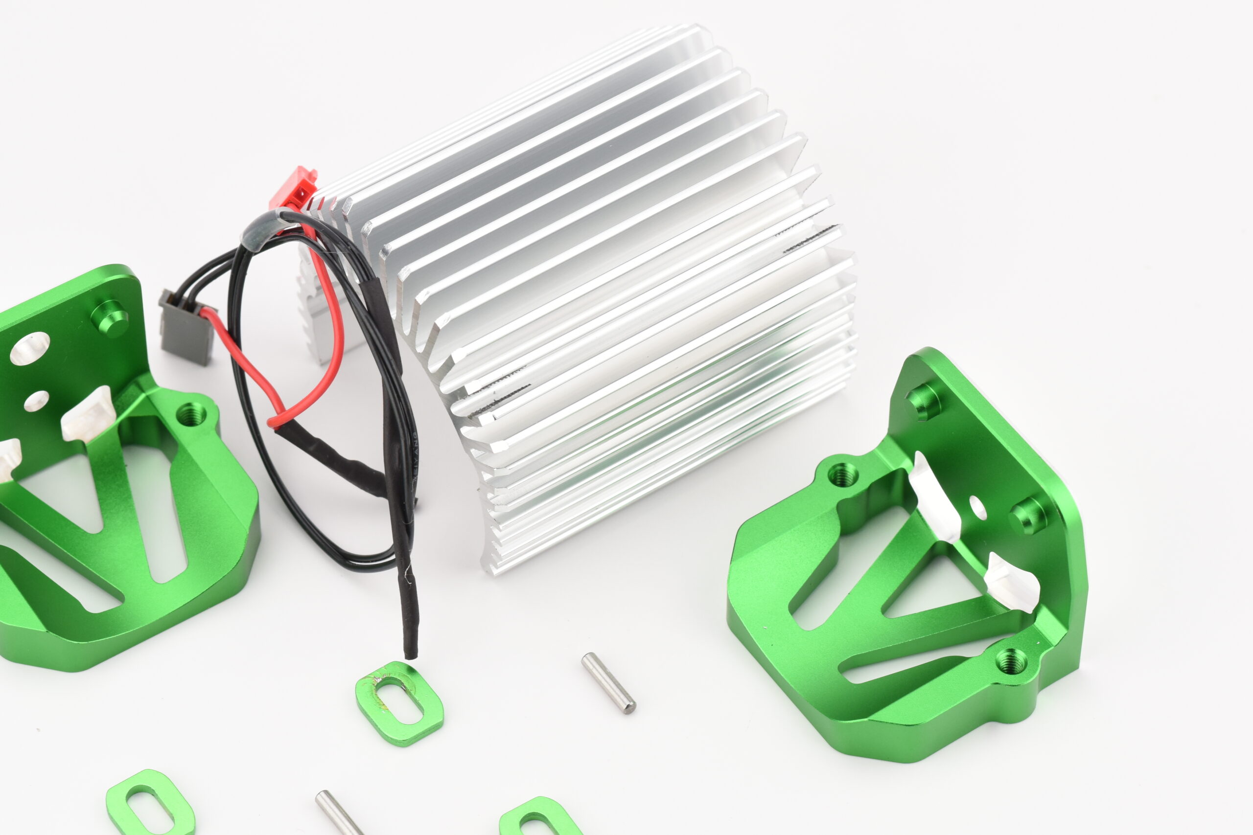 Traxxas X-Maxx Heat Sink and Motor Mounts (2) Fits X-MAXX Ultimate Aluminum Heat Sink & Green Motor Mounts Traxxas 77097-4