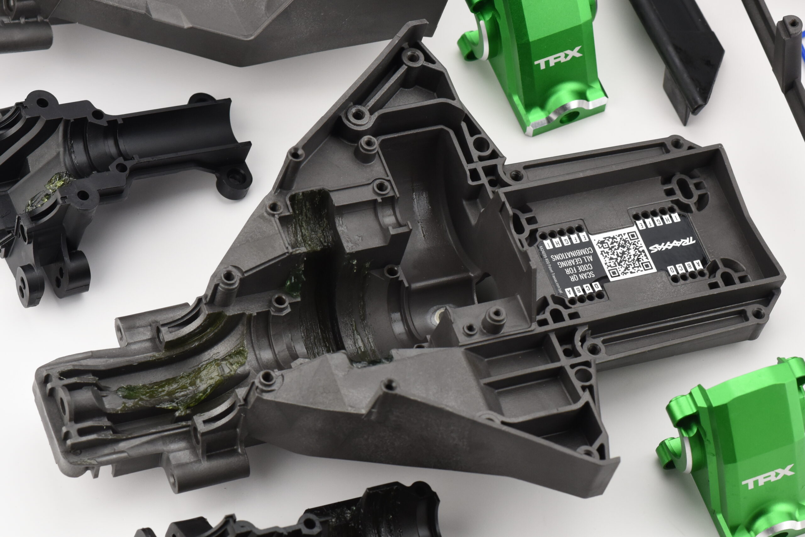 Traxxas X-Maxx Ult Plastic Parts (3) X-MAXX Ultimate Plastic Set Green (F/R Bulkhead Covers Rx box Traxxas 77097-4