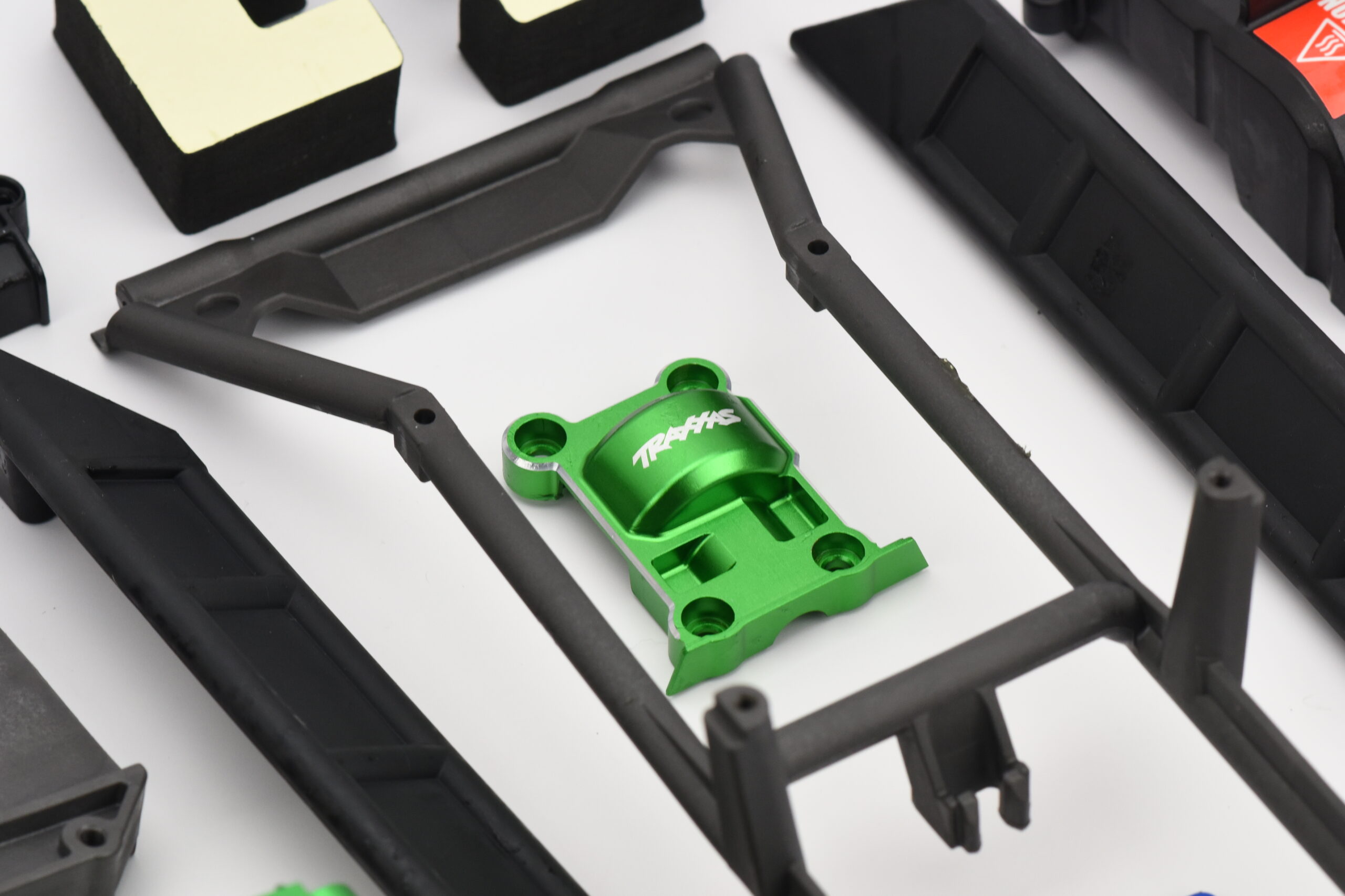 Traxxas X-Maxx Ult Plastic Parts (7) X-MAXX Ultimate Plastic Set Green (F/R Bulkhead Covers Rx box Traxxas 77097-4