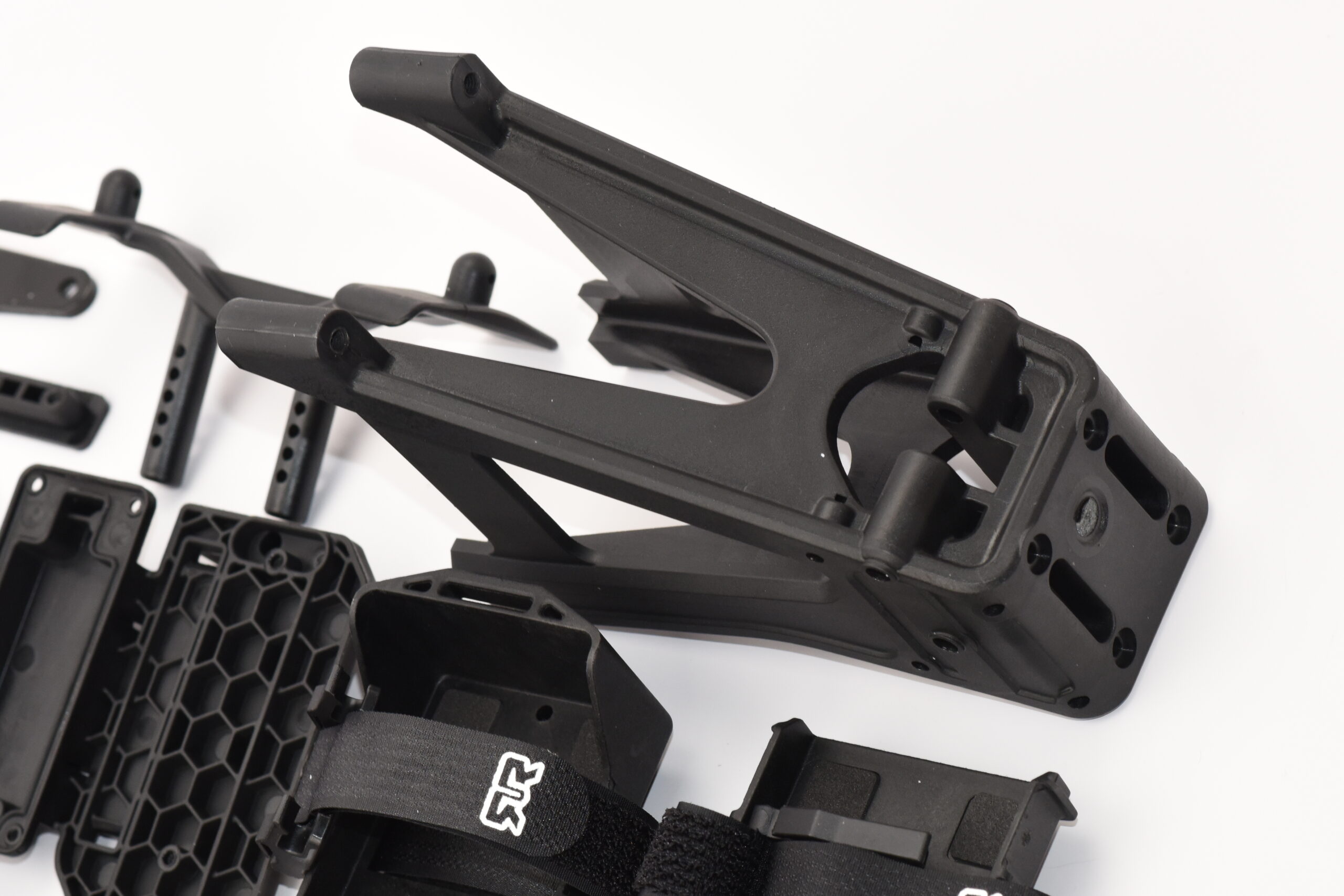 OUTCAST 8S EXB - Side Guards, Batty Tray, roll tower, Body Post Arrma ARA5810V2