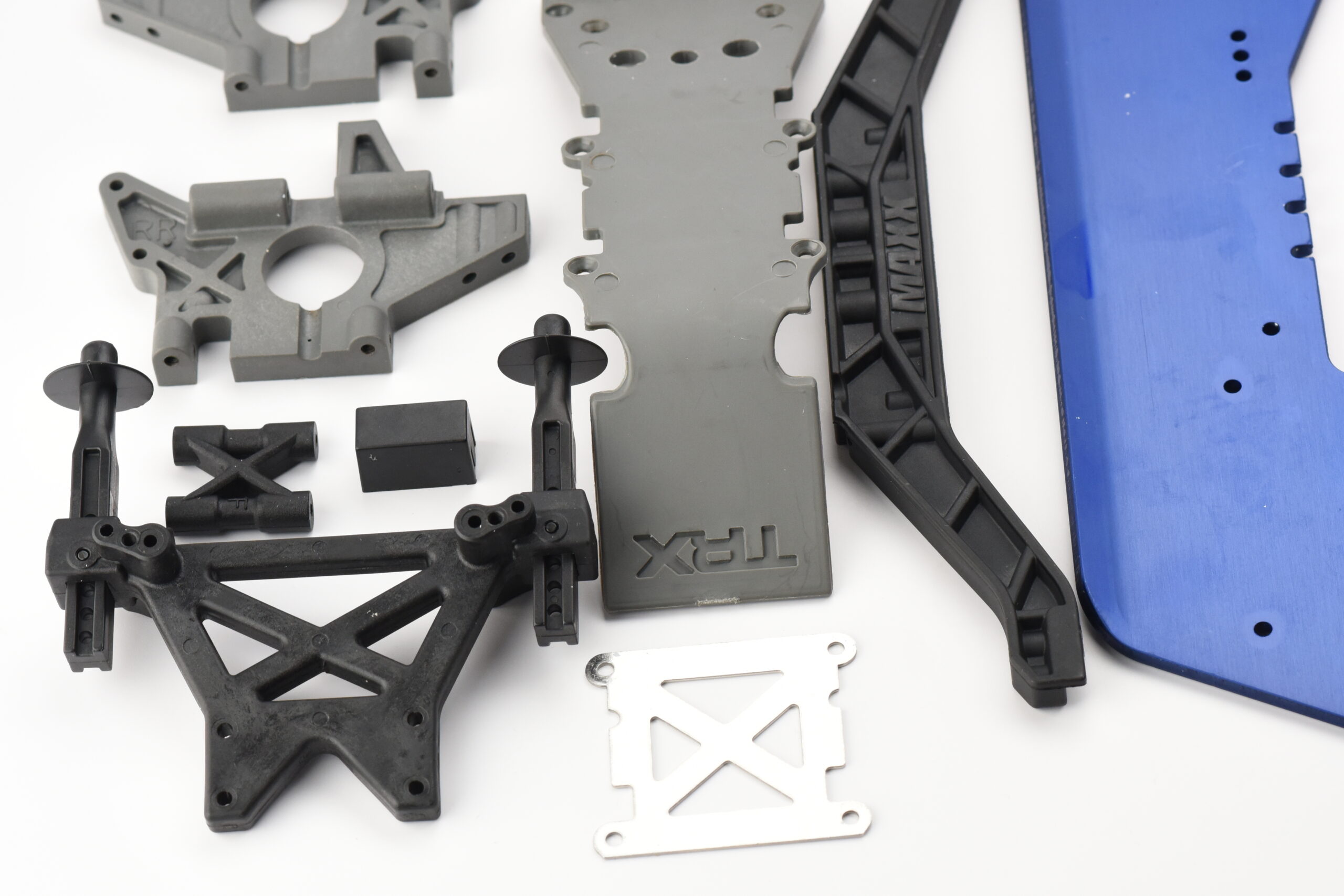 Traxxas T-Maxx 3.3 Chassis Parts (5) Fits Traxxas T-Maxx 3.3 49077-3 - CHASSIS 5122X 5197R (bulkhead towers skids)