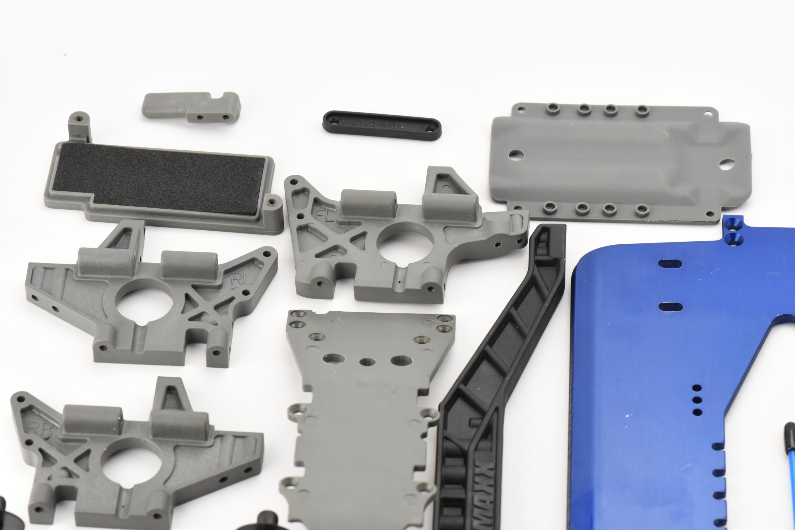 Traxxas T-Maxx 3.3 Chassis Parts (9) Fits Traxxas T-Maxx 3.3 49077-3 - CHASSIS 5122X 5197R (bulkhead towers skids)