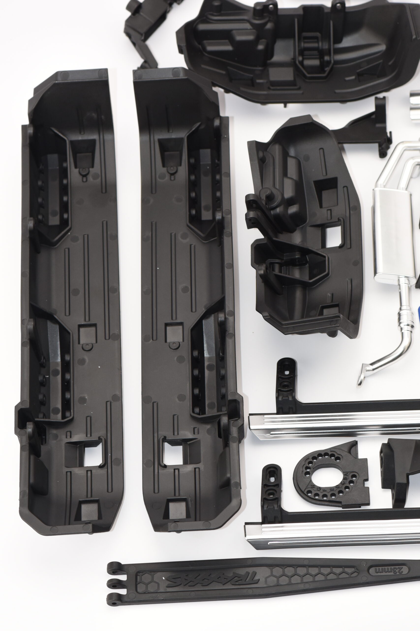 Traxxas TRX-6x6 Mercedes-Benz - BUMPERS Fenders Rock Sliders Battery Plate Mount