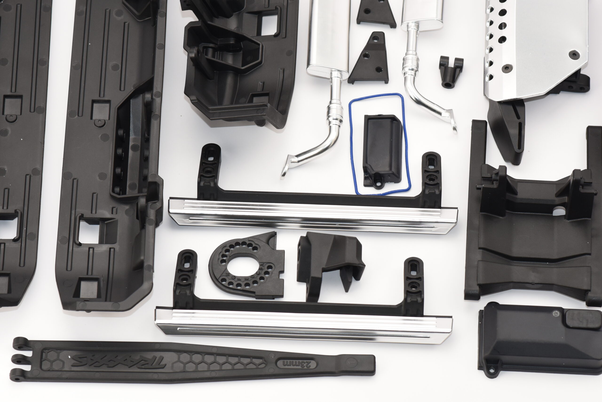 Traxxas TRX-6x6 Mercedes-Benz - BUMPERS Fenders Rock Sliders Battery Plate Mount