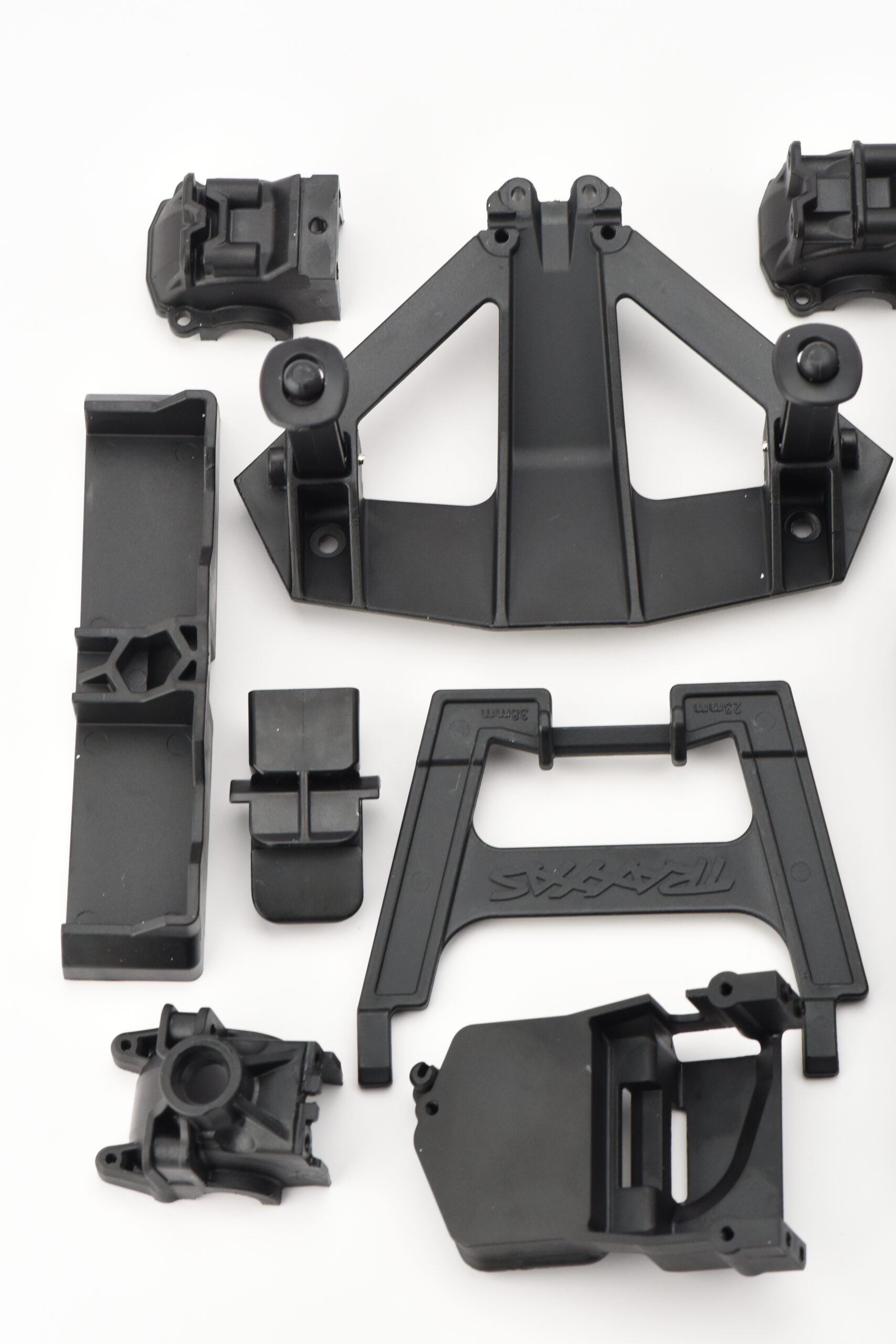 Traxxas XO-1 Plastic Chassis Parts (2) Fits Traxxas XO-1 - PLASTIC SET bulkhead retainers battery hold-down, Body Mount