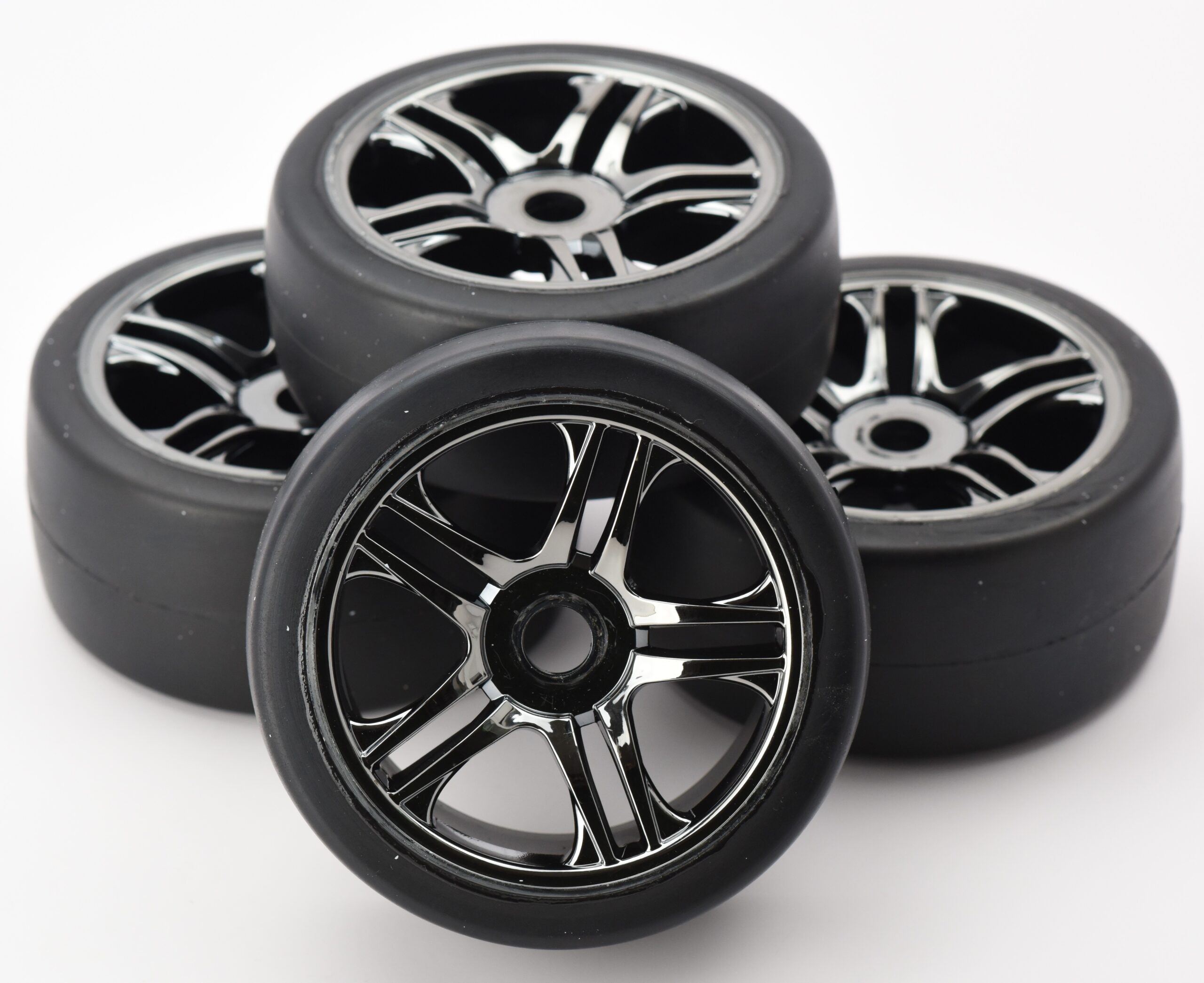 Traxxas XO-1 Tires Wheels (3) Fits Traxxas XO-1 Tires & wheels, assembled, glued split-spoke, black chrome (4)