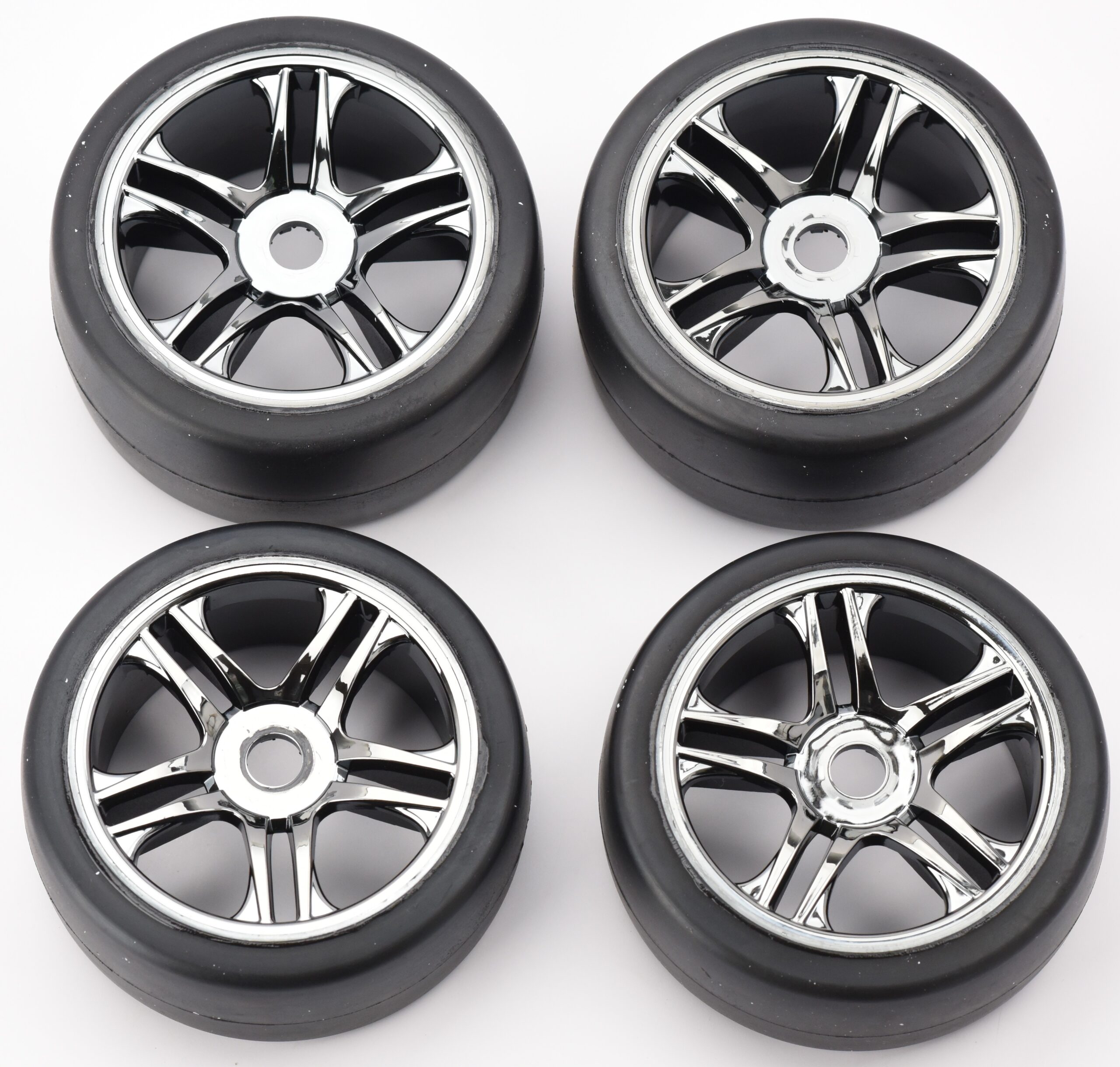 Traxxas XO-1 Tires Wheels (4) Fits Traxxas XO-1 Tires & wheels, assembled, glued split-spoke, black chrome (4)
